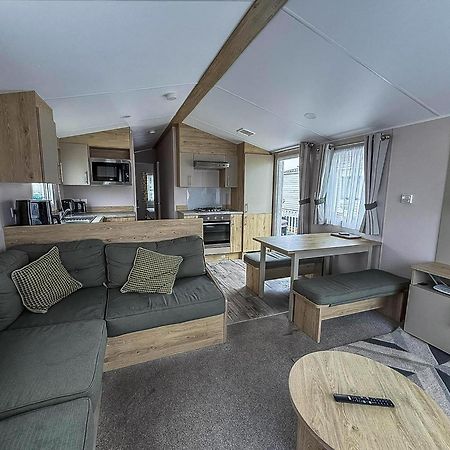 Modern 6 Berth Caravan With Wifi At St Osyth Beach In Essex Ref 28008Pm Clacton-on-Sea Exterior photo