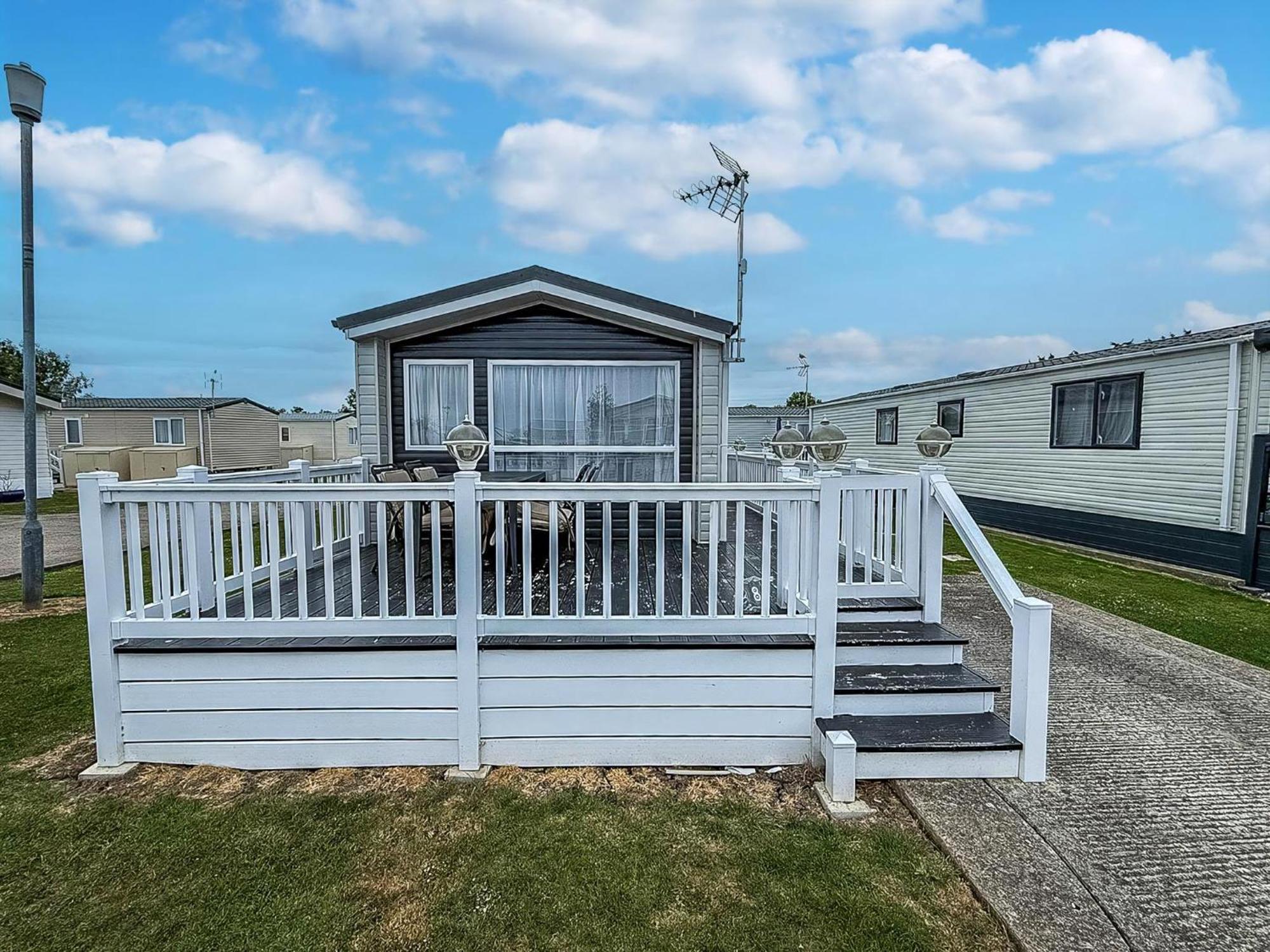 Modern 6 Berth Caravan With Wifi At St Osyth Beach In Essex Ref 28008Pm Clacton-on-Sea Exterior photo